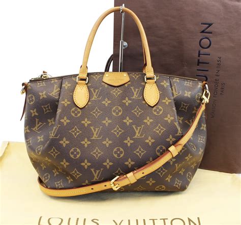 is louis vuitton outlet real.